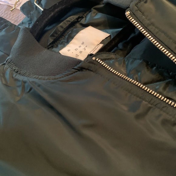 A new day satin style jacket - Picture 4 of 5